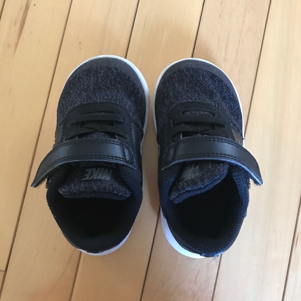 Nike Tennis Shoes Toddler Boys Size 6